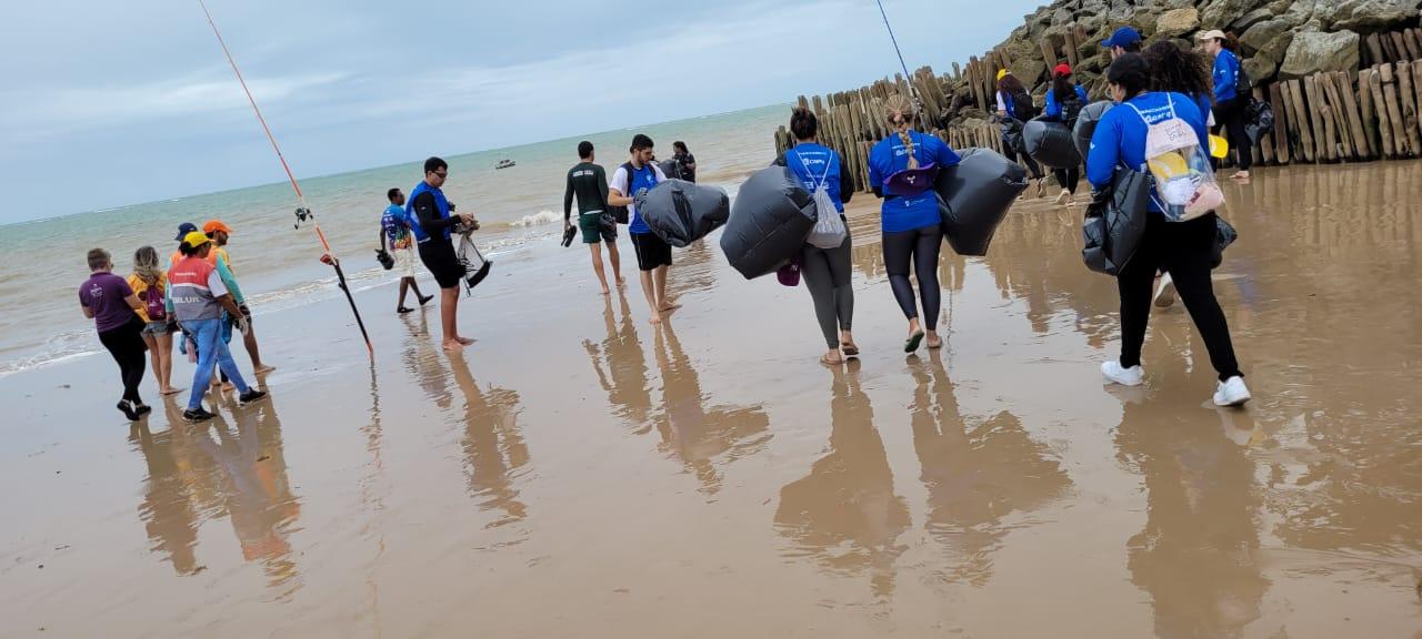 Ação Tropical de Limpeza de Praia e Praças / Dia Mundial de Limpeza